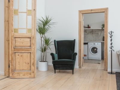 5 bedrooms 2 Apartments different floors