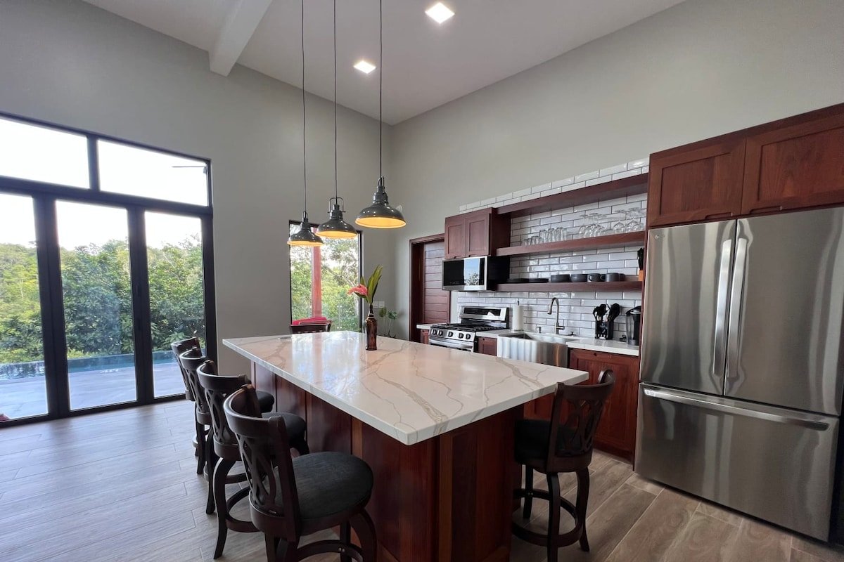 Mountaintop Villa • Full Horizon Views • Villa 15 gallery image 3