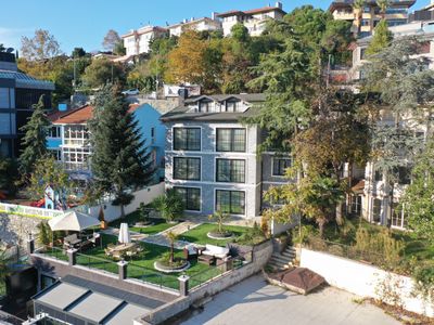 Garden Suite – 24/7 Service & Free Daily Cleaning