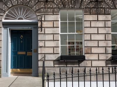 LUXURY EDINBURGH APARTMENT
