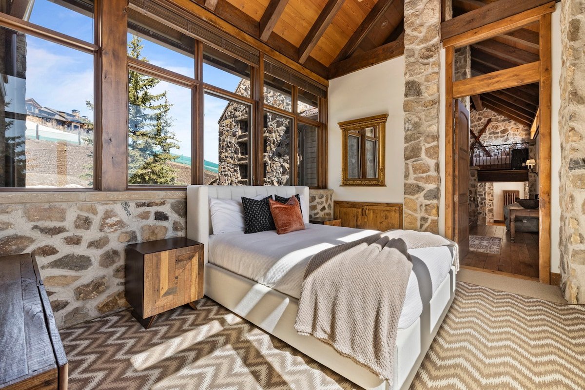 Deer Valley Ski In Out w/ Hot Tub gallery image 2