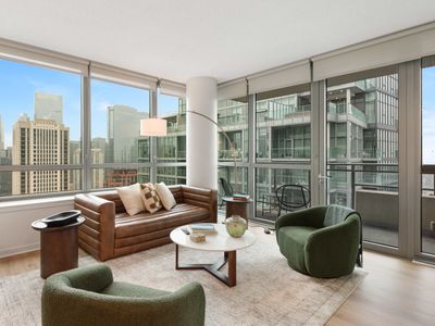 Spacious Apartments for Groups w/ Skyline Views