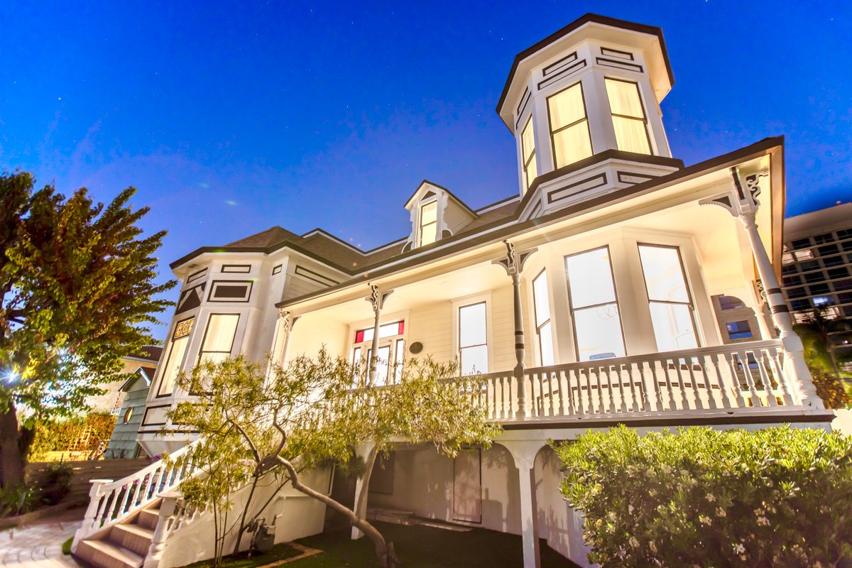 STUNNING MANSION THE BEST LOCATION & AMENITIES