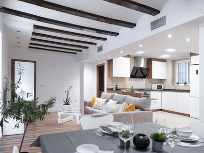 Design flat next to the cathedral with 2 bathrooms