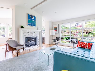 Classic 4BR Escape | Modern Comfort Near Lake