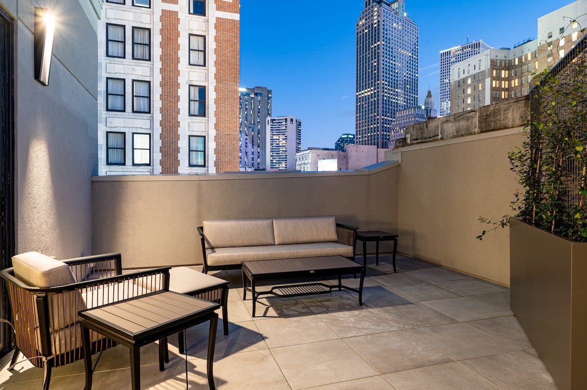 3BR Lavish Penthouse + Patio | Mayfair Hotel gallery image 5