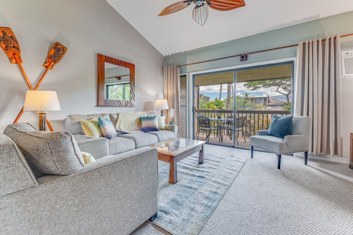 Beautiful Updated Condo, Steps from Beaches/Restau gallery image 4