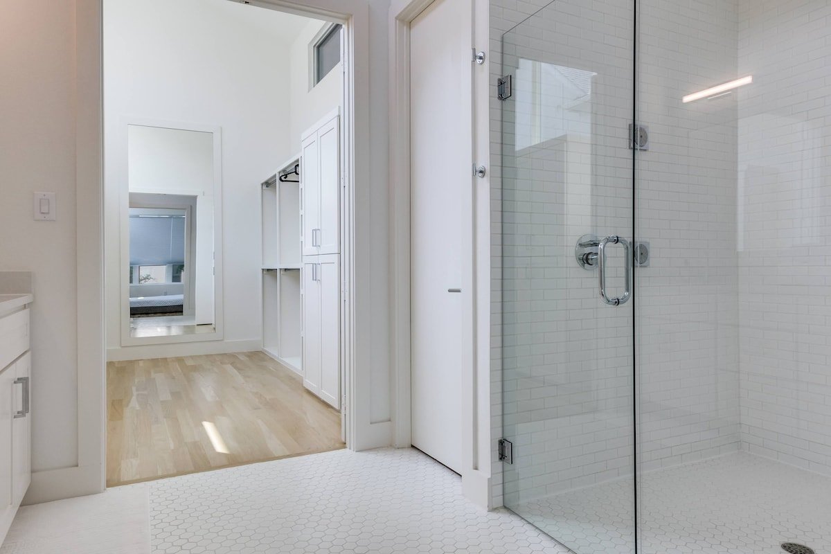 Luxury Lower Greenville Home gallery image 5