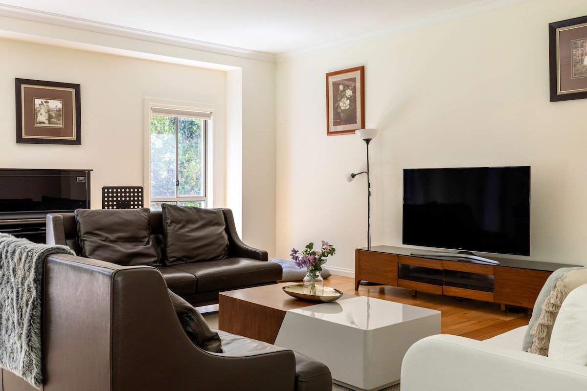 Luxury Escape | 5BR, 3 Ensuites & Grand Spaces gallery image 5