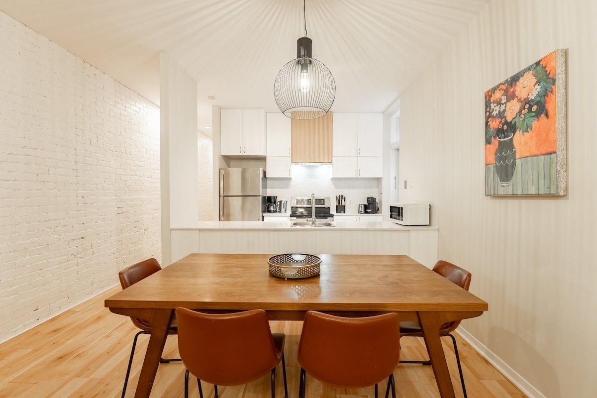 Le Grand MTL | Charmant | Terrasse | Parking | AC gallery image 3