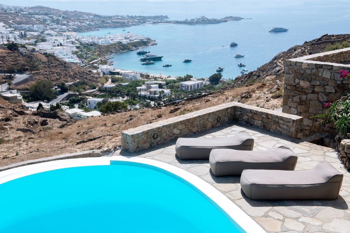 Private Heated Pool • BBQ • Villa Ammonite gallery image 4