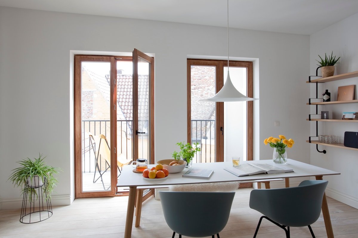 Stylish apartment @ heart historic Ghent! gallery image 2