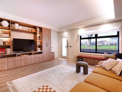 Chic Family Retreat: 3 brdm, 3 bath, Free Carpark