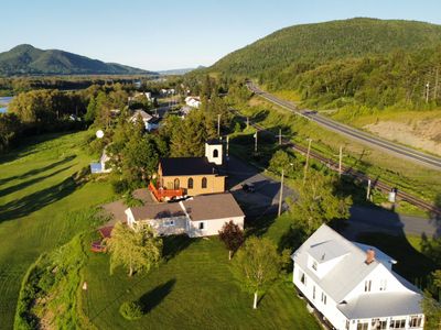 Island View Cottage: Waterfront-BBQ-Hottub-AC-Wifi