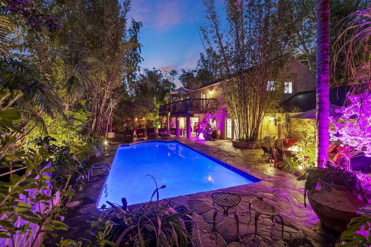 Luxury Resort Style- Heated Pool- Jacuzzi- Firepit gallery image 3