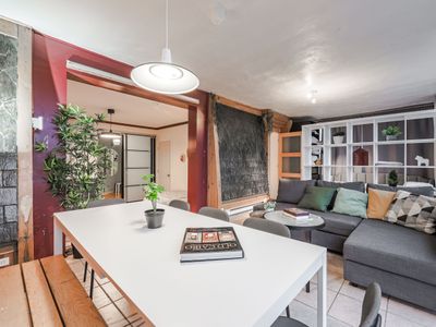 FREE Parking | HUGE Sleeps 17