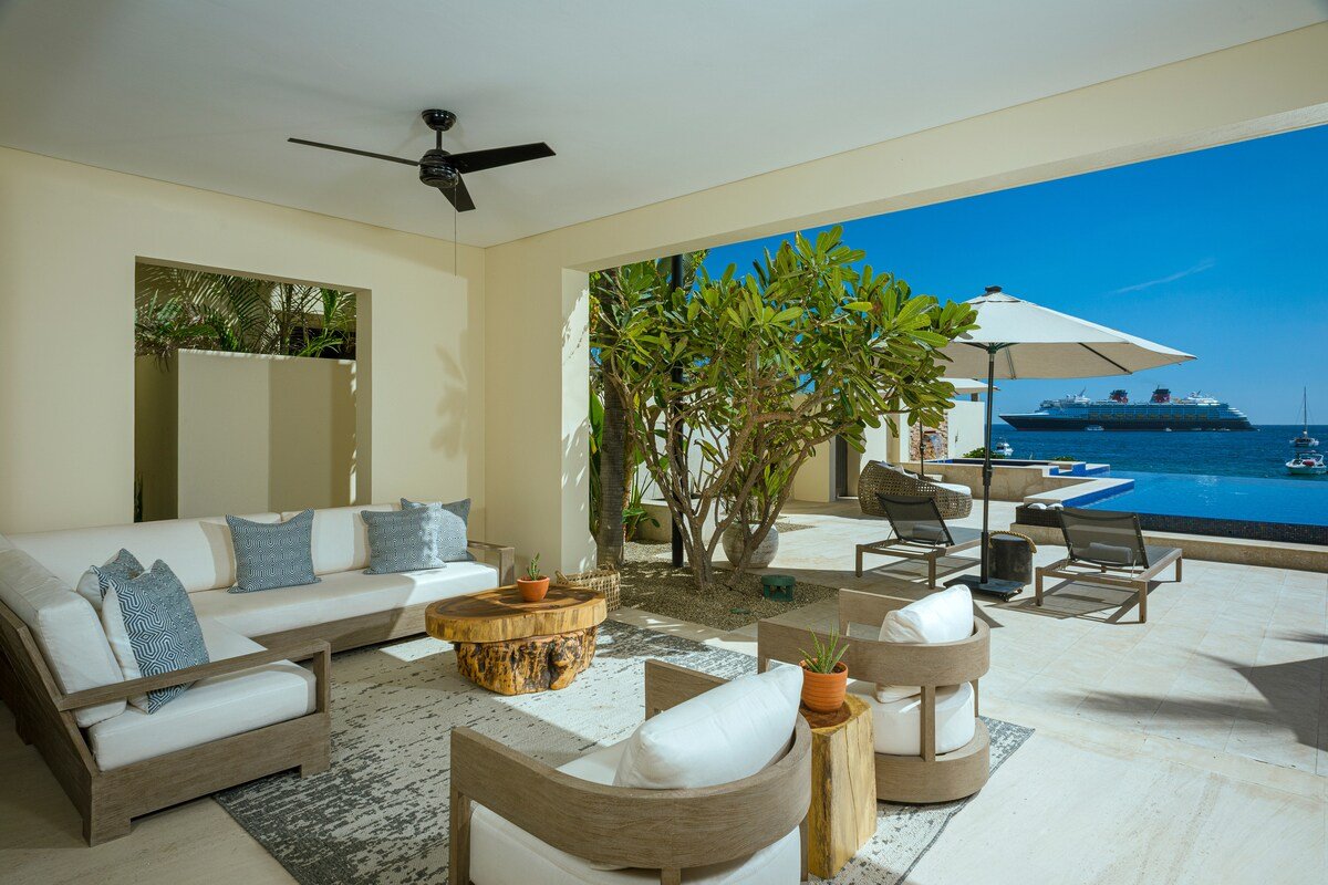 Beach Front Villa Marena 5BR gallery image 4