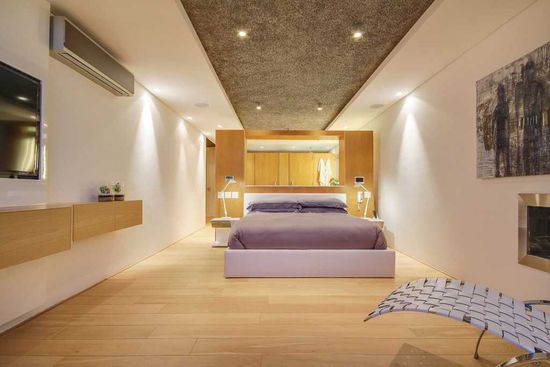 Photo 4 of Geneva Drive Villa accommodation in Camps Bay, Cape Town with 5 bedrooms and 5 bathrooms