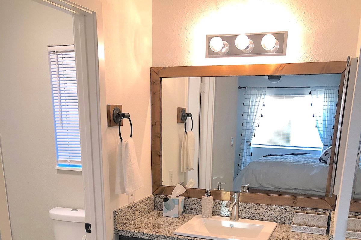 CLOSE to the STRIP! ~ The LV Dream House ~ gallery image 3