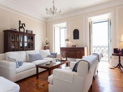 The Ultimate River View Balcony Apartment