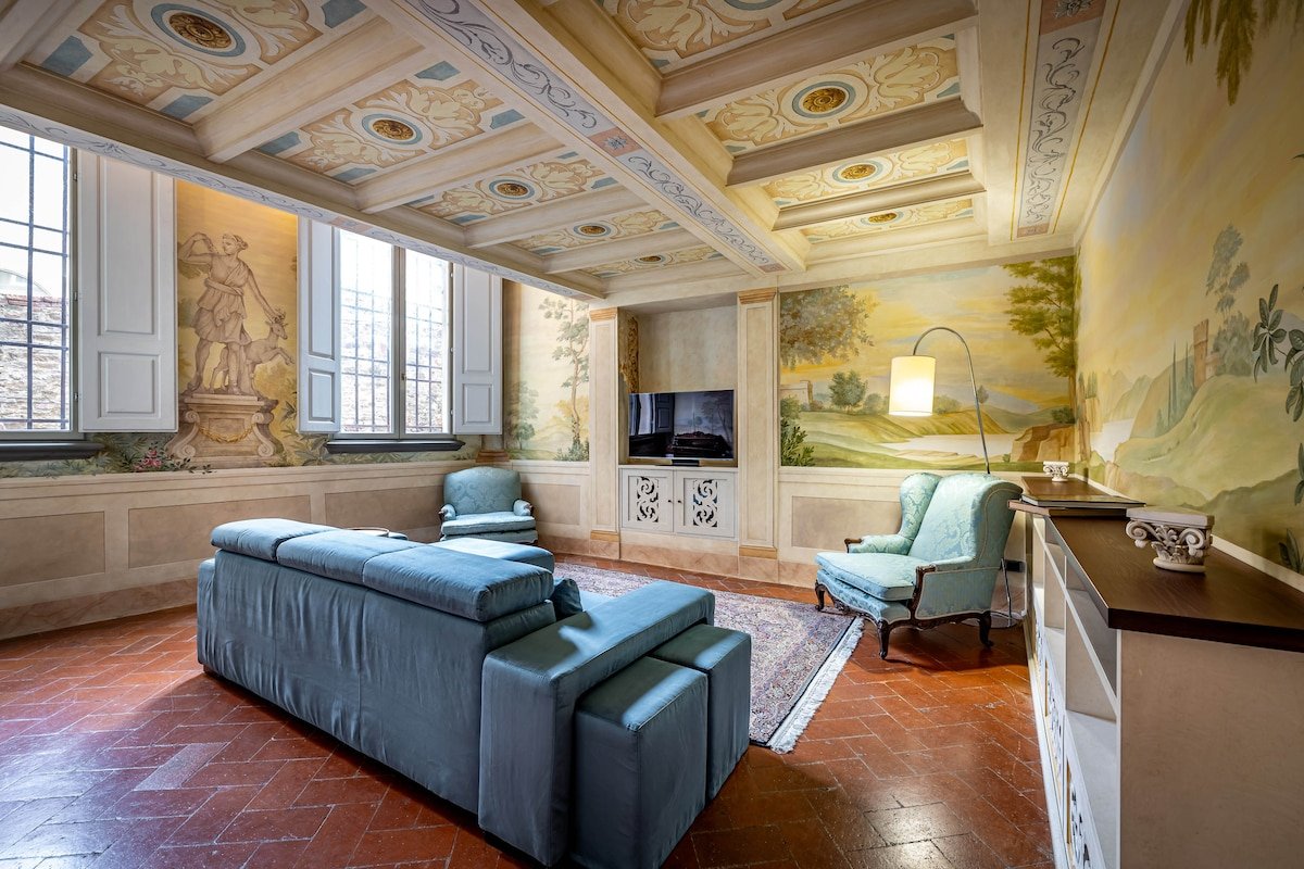 YID luxury near Ponte Vecchio gallery image 3