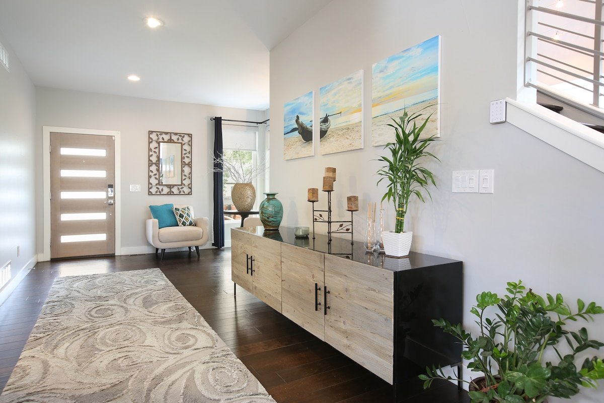 Denver Luxury Modern Whole Home Rental gallery image 3