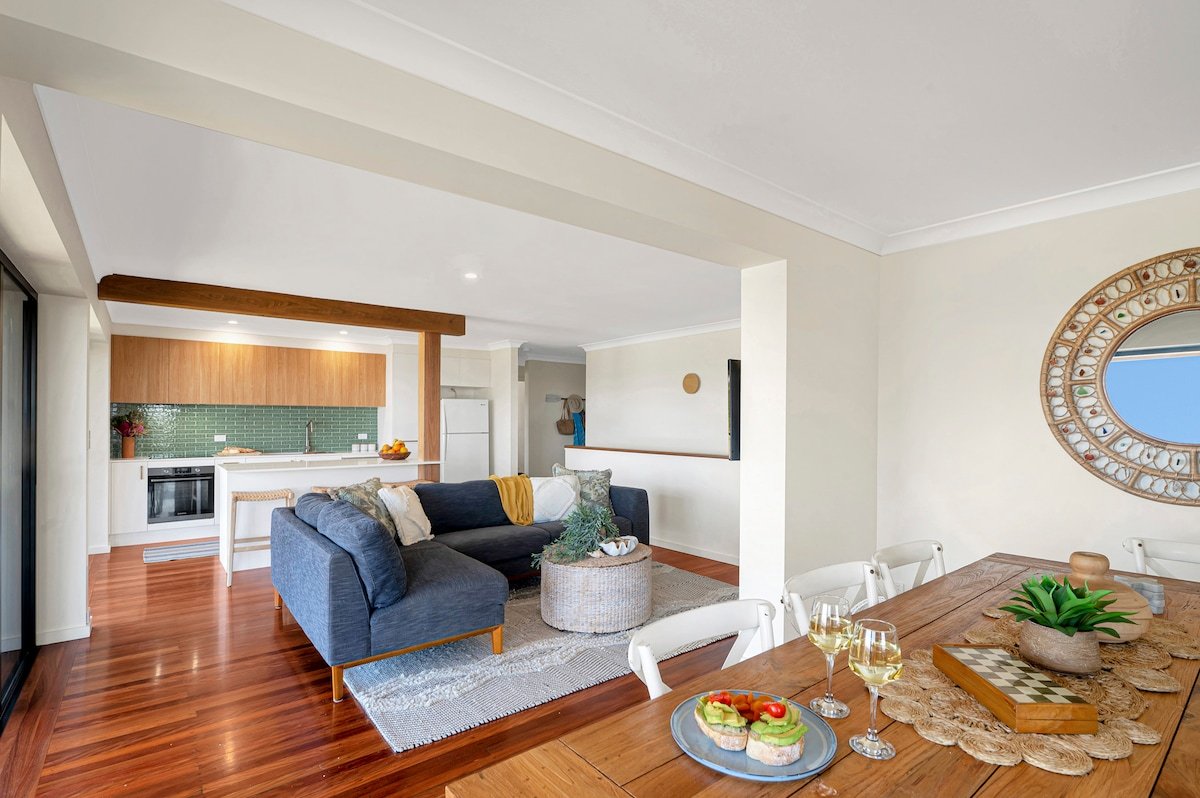 Panorama – Absolute Beachfront – Scotts Head gallery image 4