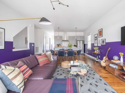 Sleeps 24 | 2 Homes,Minutes to Downtown & Broadway