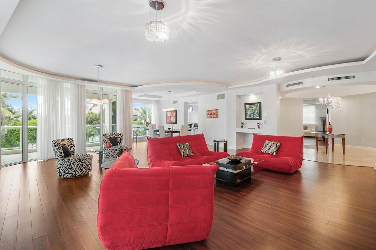 BEST BEACH LOCATION BEST AMENITIES Private Luxury gallery image 2