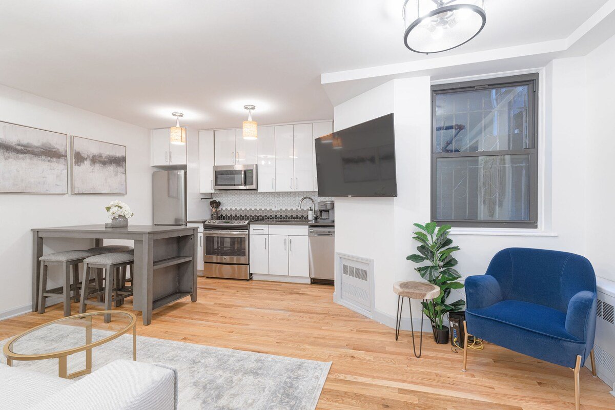 Cozy 2 bedroom St marks gallery image 4