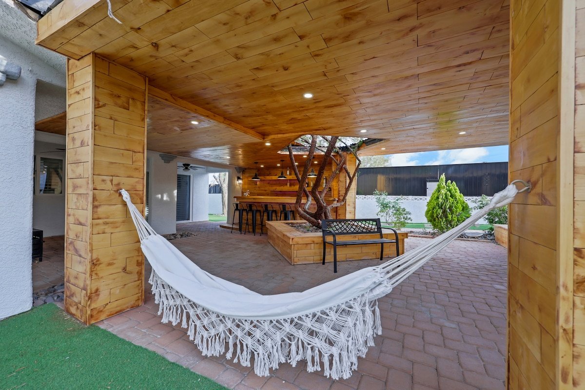 All-In Villa | 7BR 6BA w/ Theater, Karaoke, & Pool gallery image 3