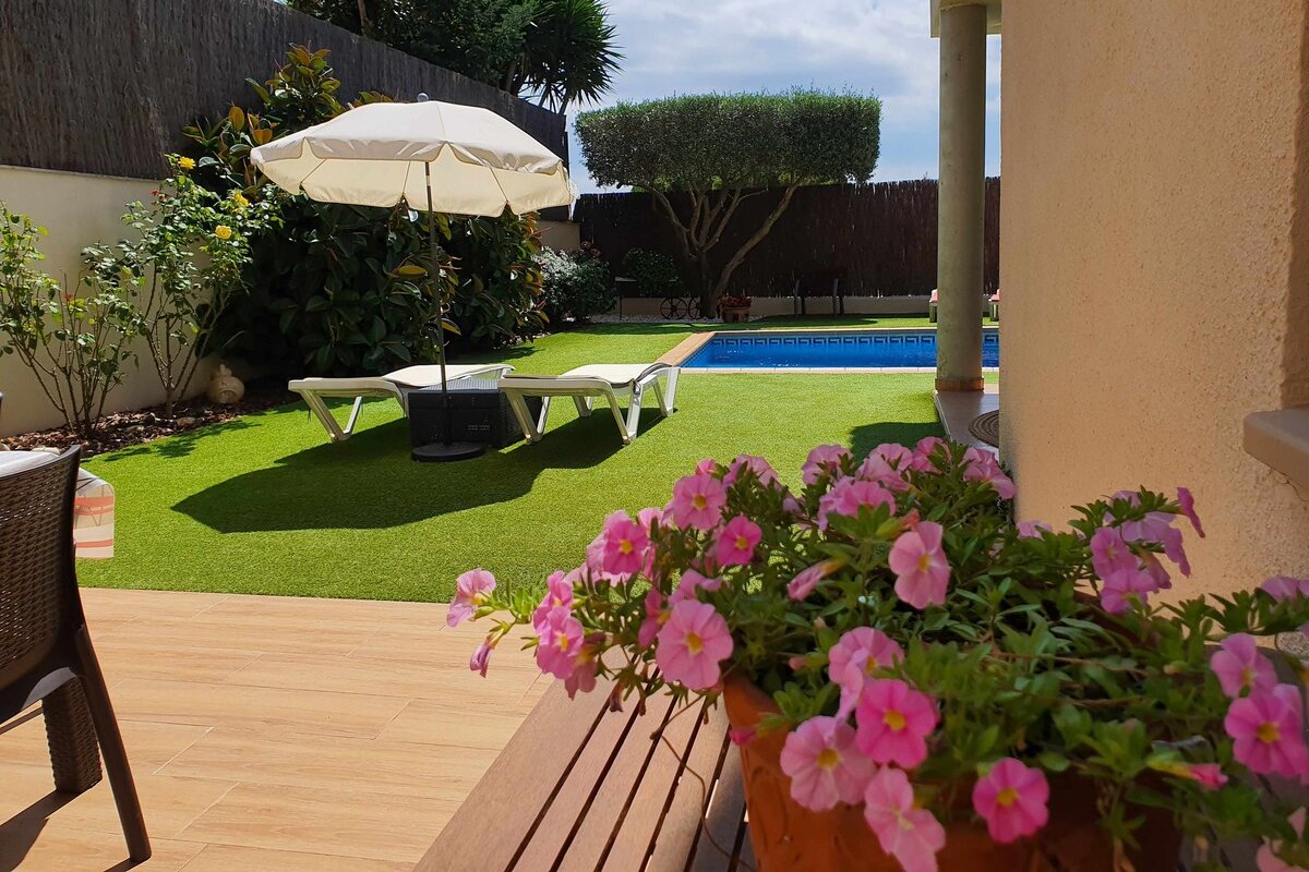 Costa Brava Suites Casa La Bahia, piscina privada gallery image 3