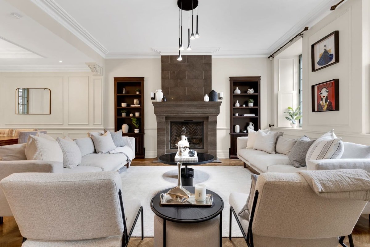 TownHouse 4BDR-5BA Old Mtl Terrasse/ Parking gallery image 3