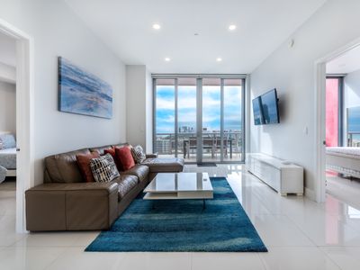 Luxury Modern Penthouse, 2 Private Terraces, Pool