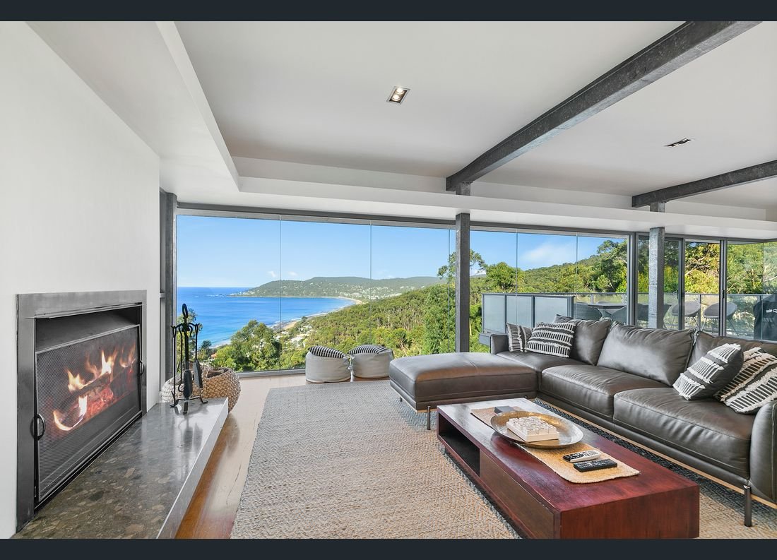 Vue de Vague -TESLA EVC- Luxury on top of Lorne! gallery image 3