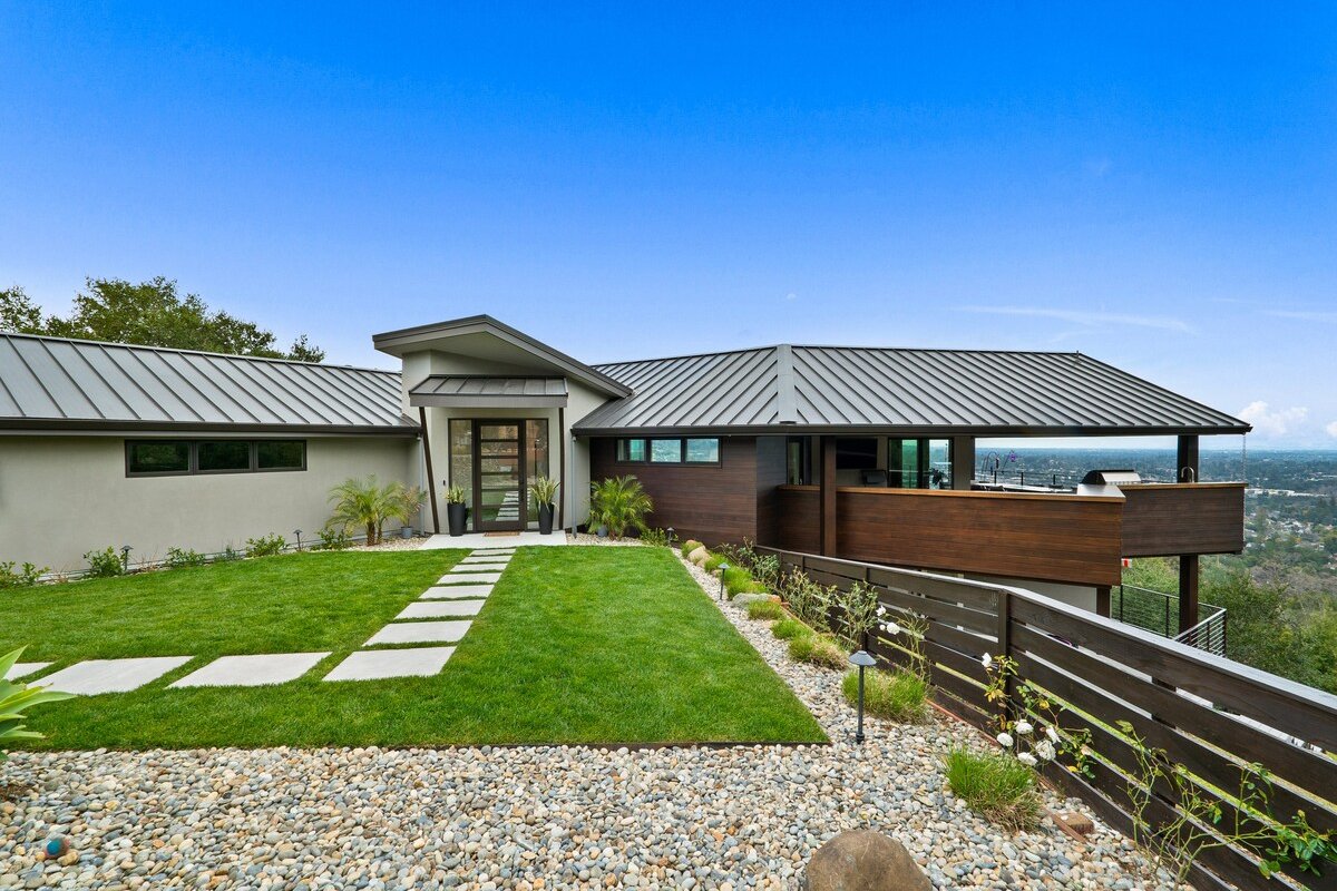 Modern oasis w/ pool & expansive views of the Bay gallery image 4