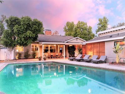 PICTURE PERFECT minutes to UNIVERSAL & HOLLYWOOD