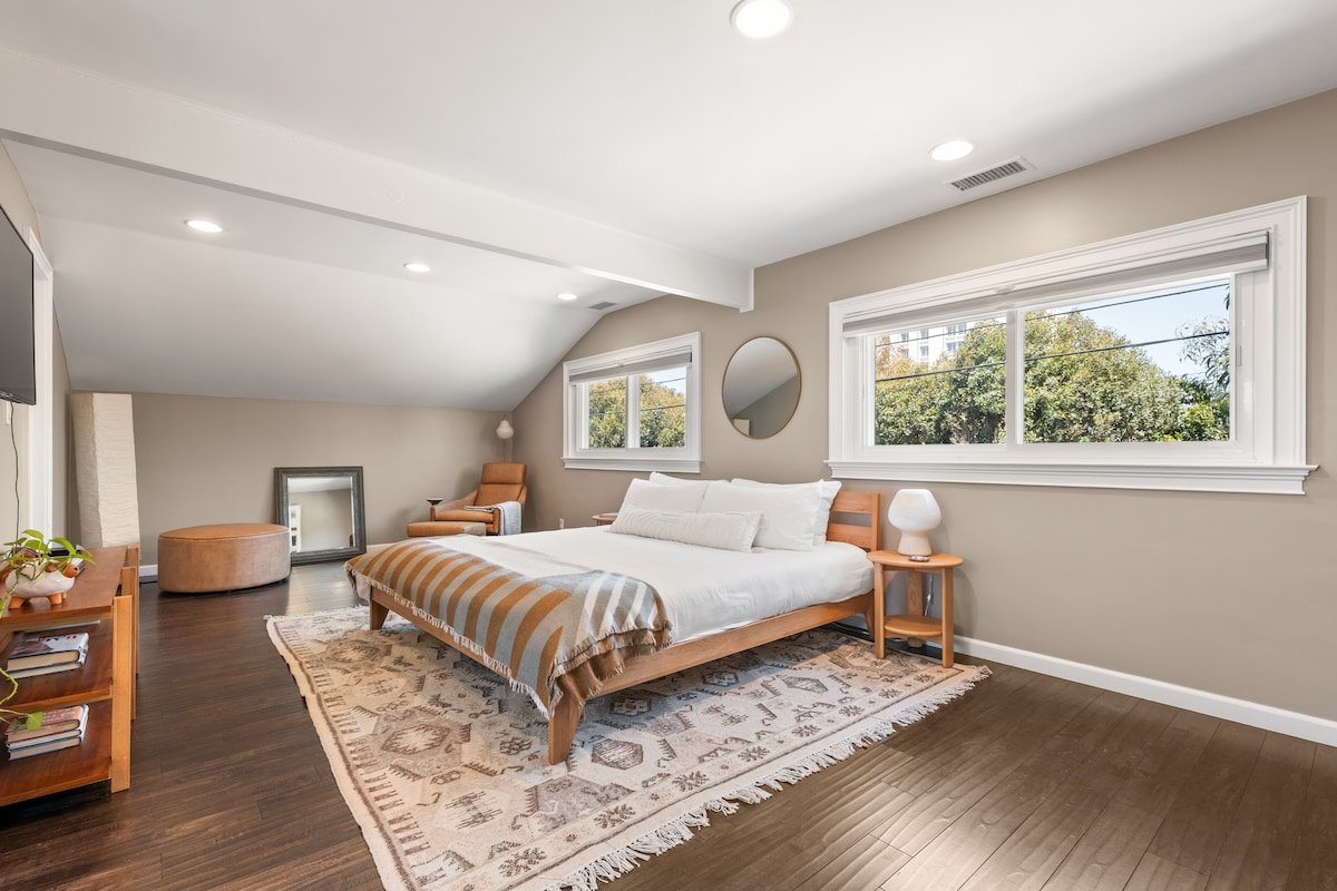 Spacious Westchester/PDR Home 5BR/4Bath Patio BBQ gallery image 4