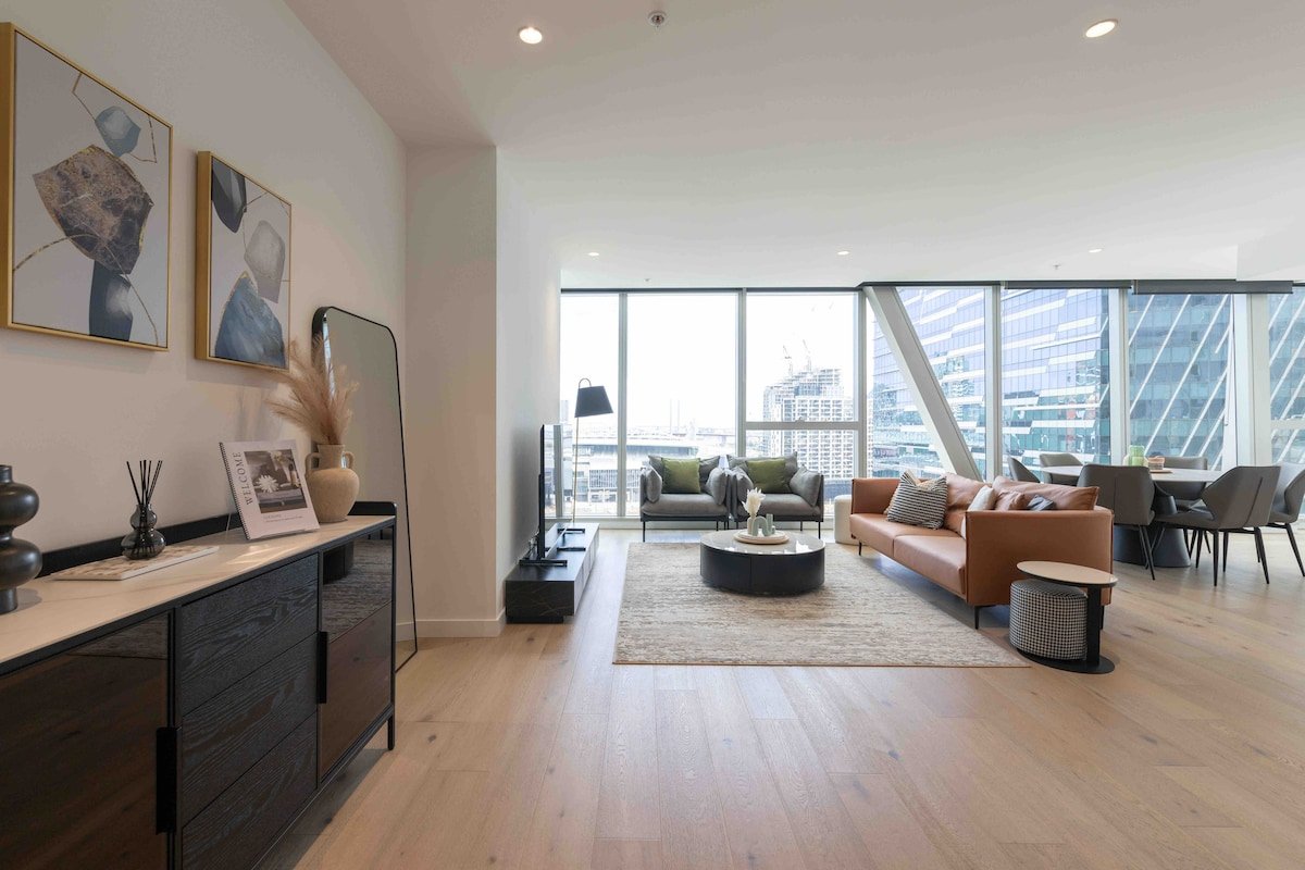 Supreme 3 Bedroom Apartment in Melbourne CBD gallery image 4