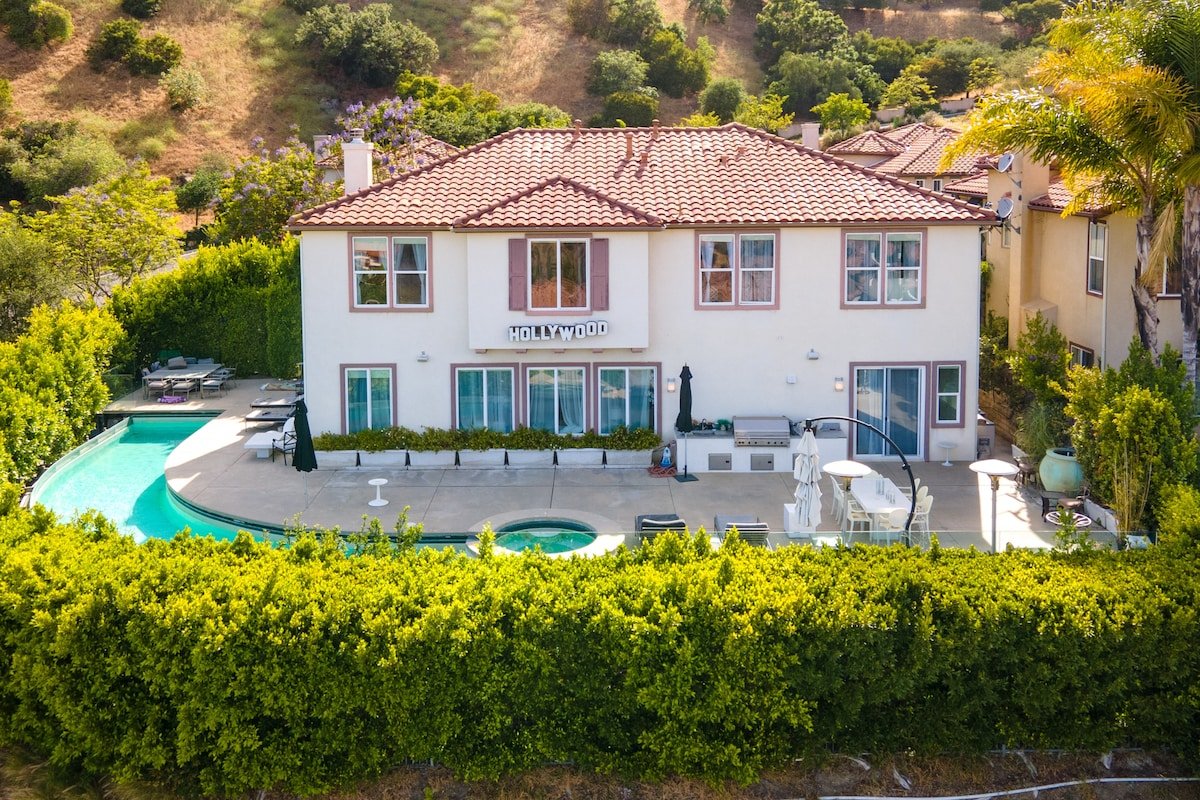 Villa w/View of Hollywood Sign in Gated Community gallery image 2