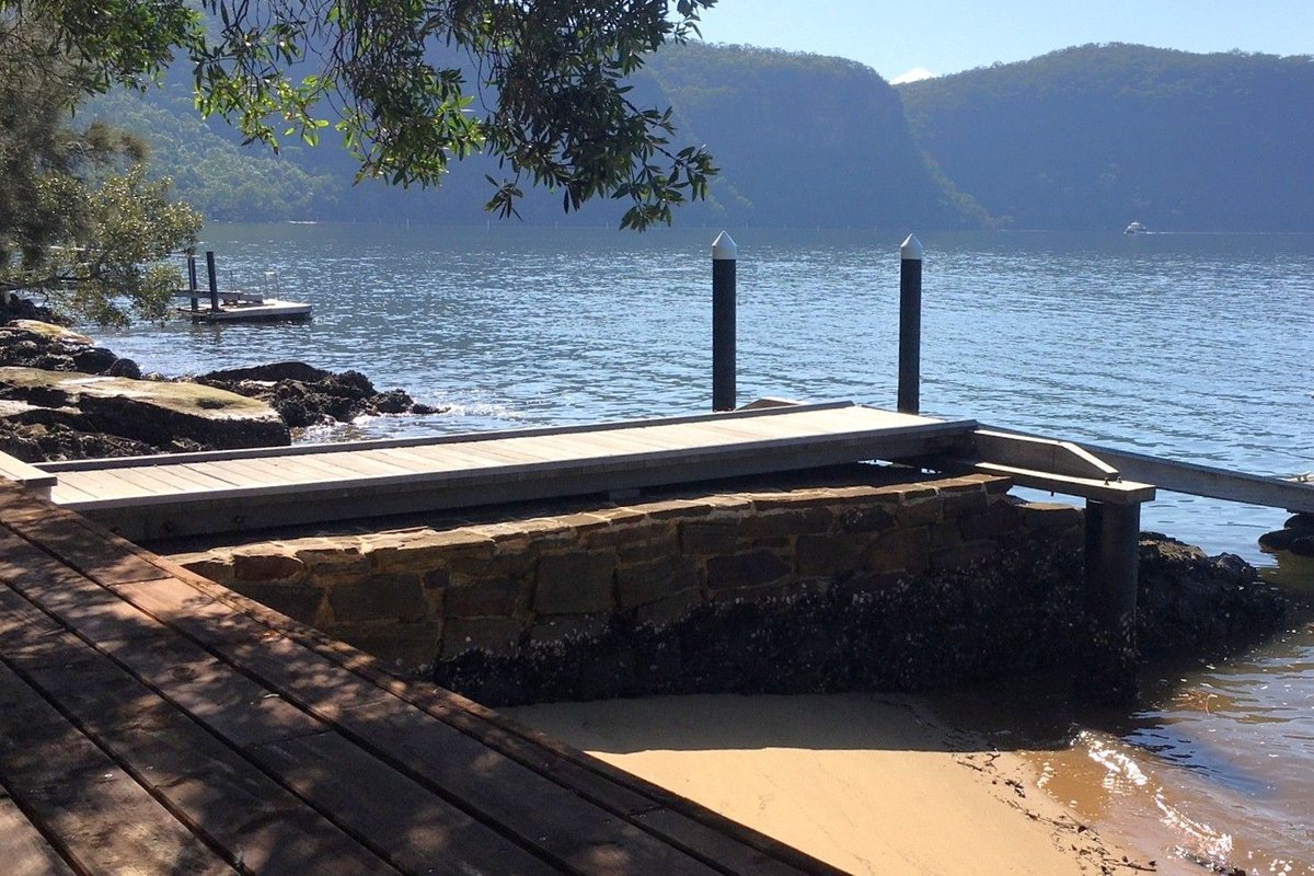Oxley Boatshed . A Classic Hawkesbury Boatshed