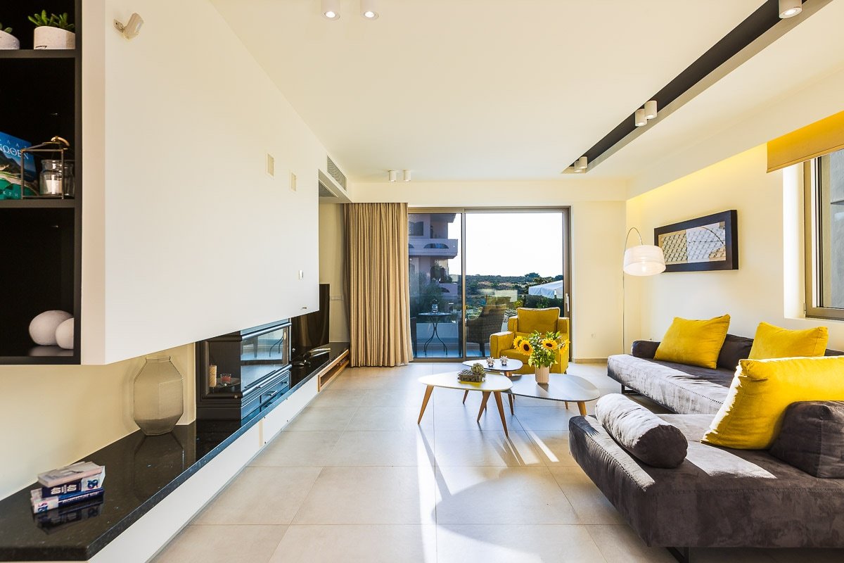 Villa Amelia I Free 8 seater mini van & pool gallery image 5