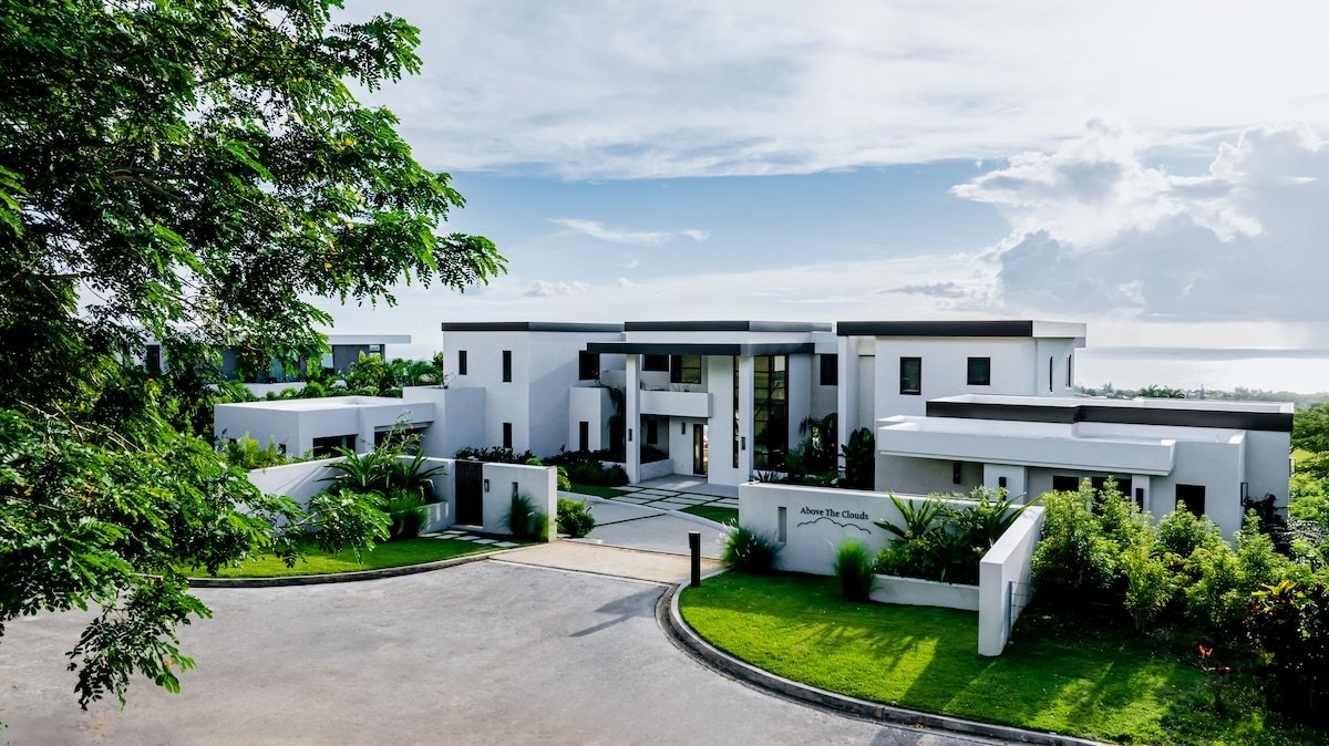 Above the Clouds-Apes Hill