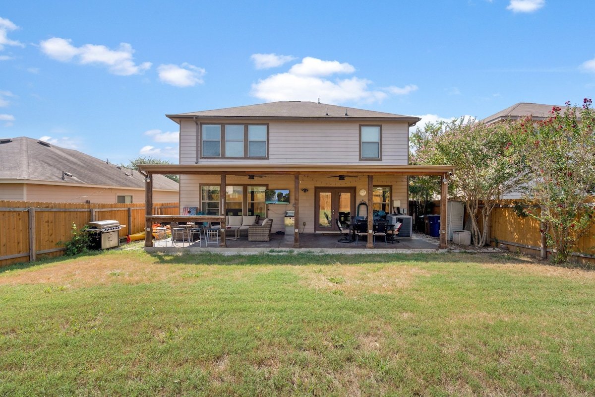 ATX Backyard BBQ | 10min to downtown & airport gallery image 3