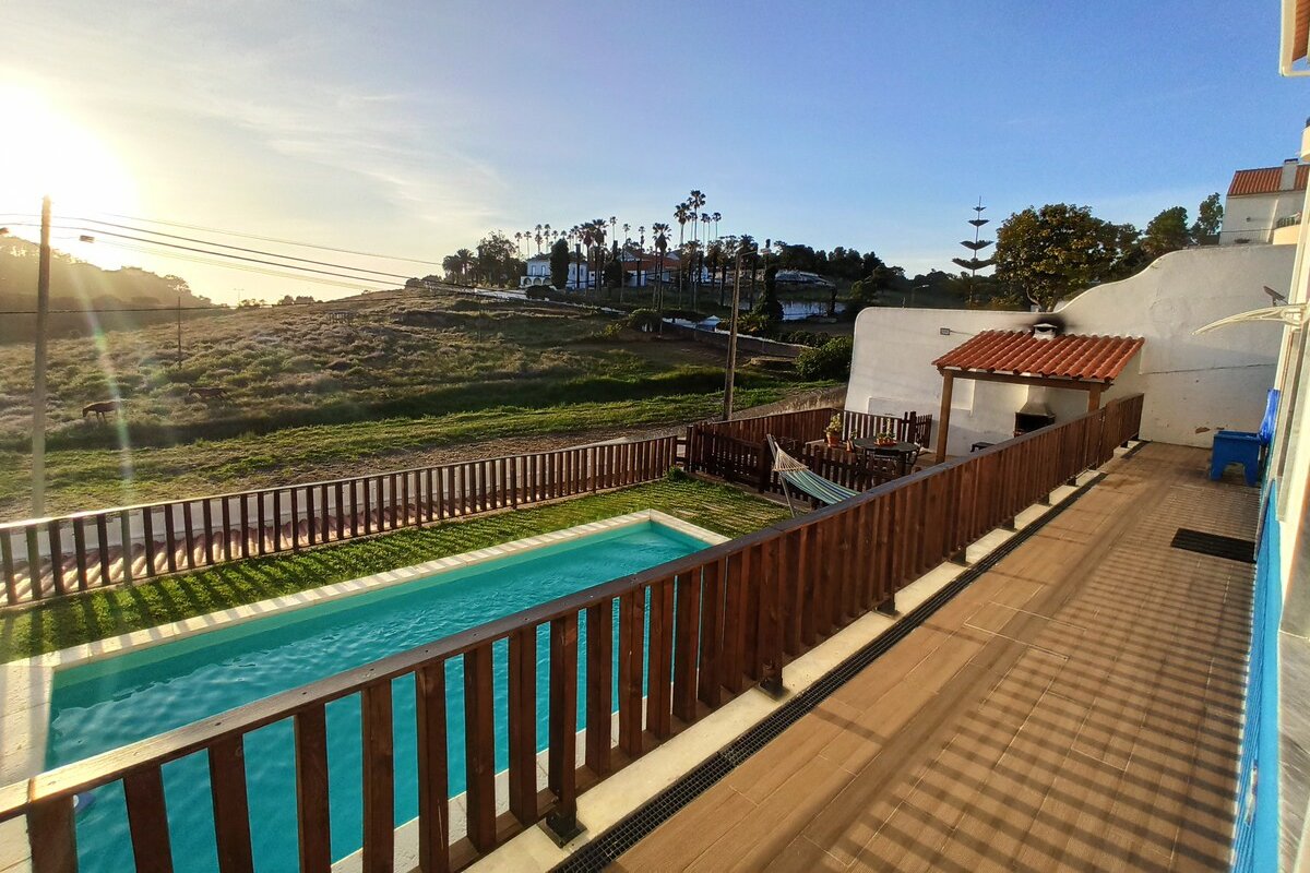 Ericeira Villa · 4 Bedrooms, Private Pool & BBQ gallery image 3