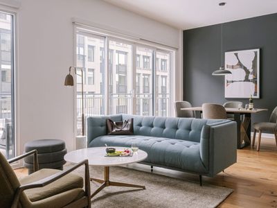 Sonder Penny Lane | 3BR Apartment w/ Balcony