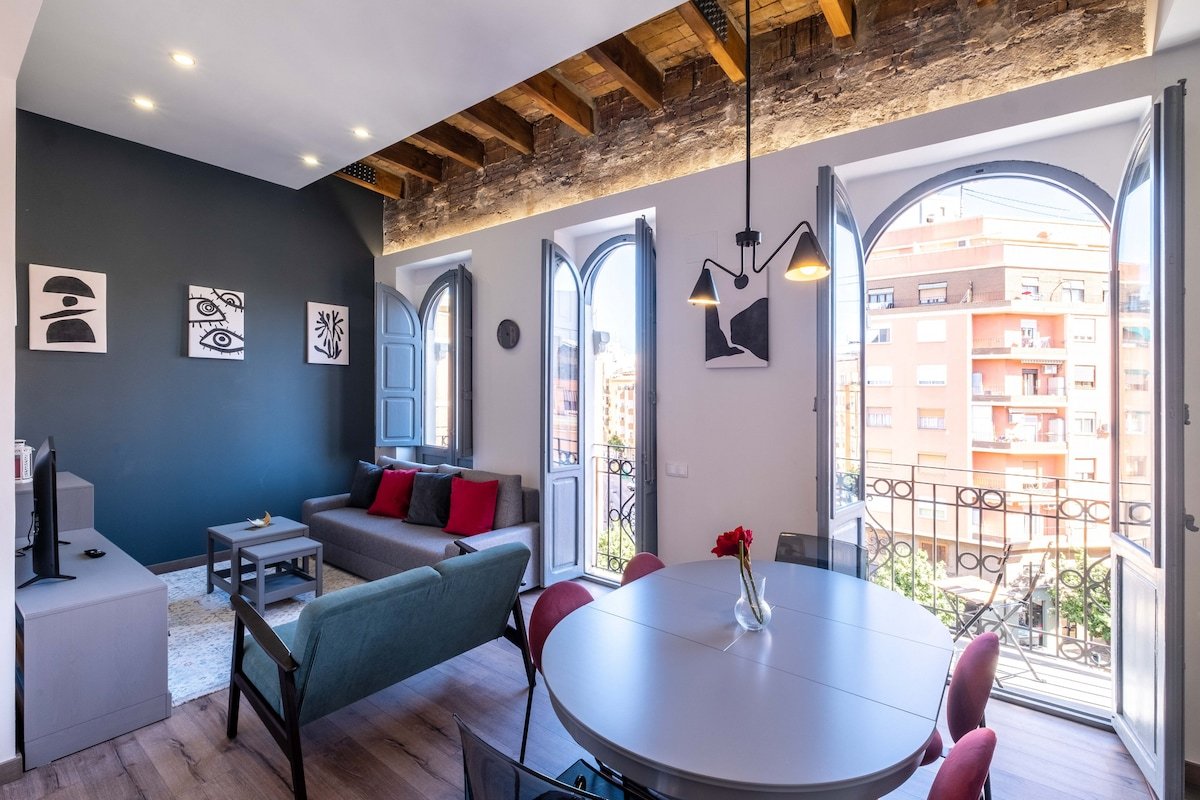 Spacious Penthouse with Massive Terrace gallery image 3