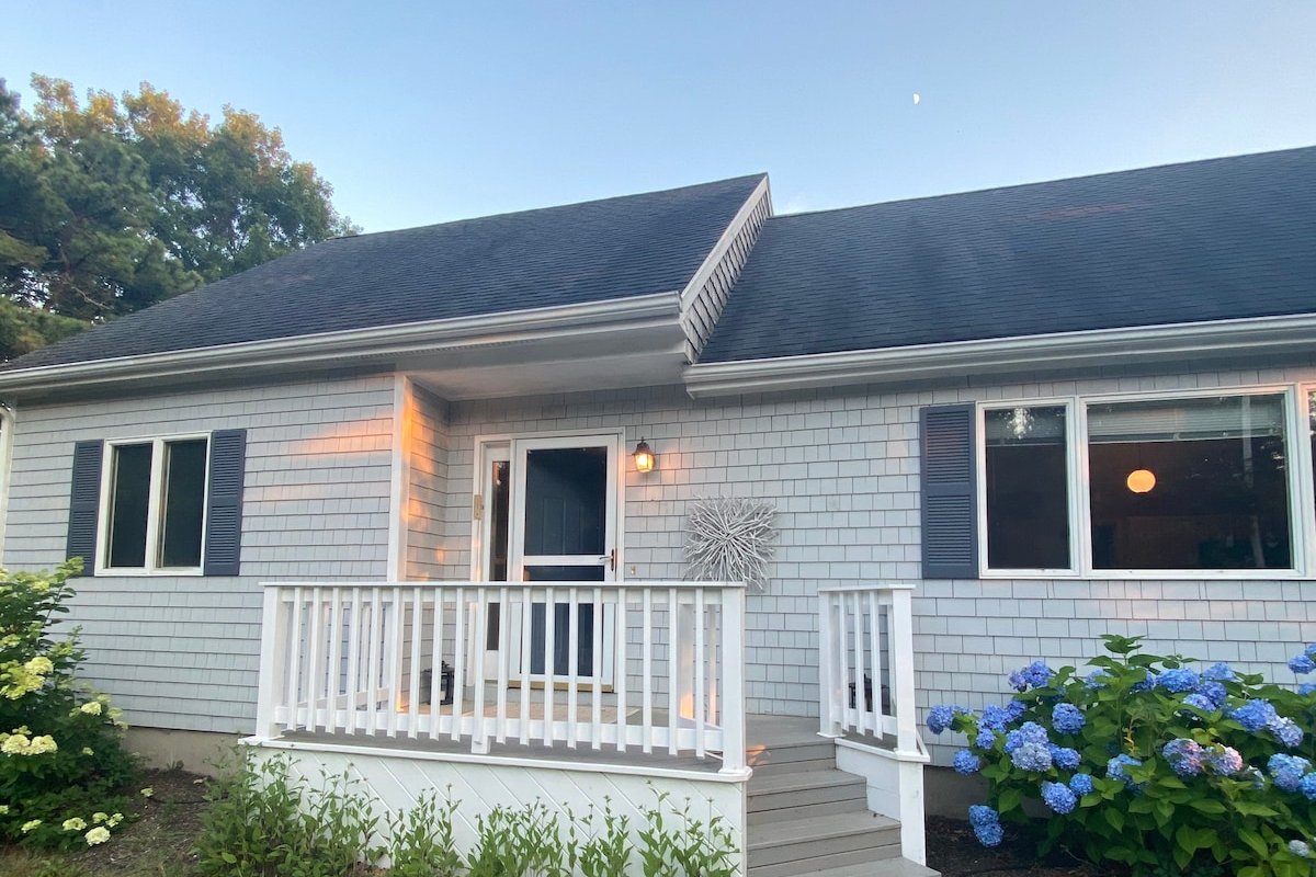 Spacious RI Beach Escape gallery image 3