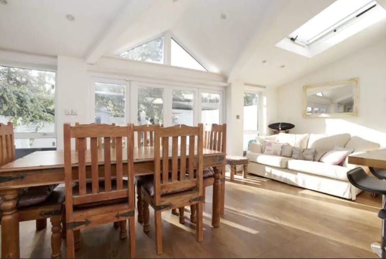 Beautiful home in Chiswick with car parking gallery image 5