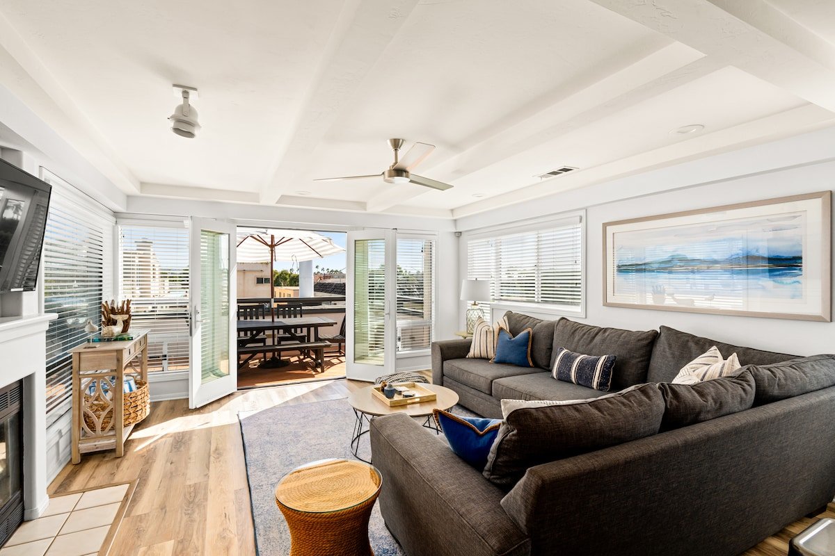 Ocean Breeze, Newly Renovated Beach Home w/ AC gallery image 2